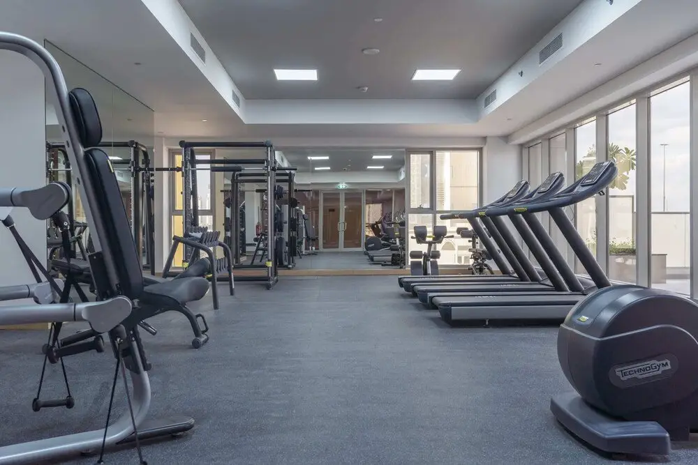 Дубай: Sunny Flat City View Pool & Gym 4920