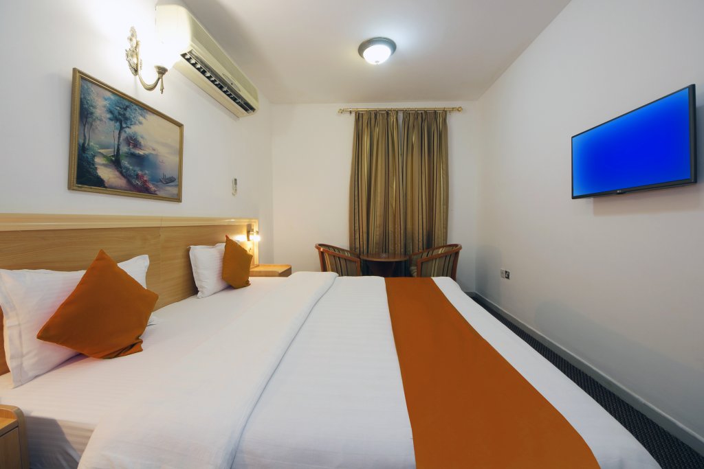 Дубай: Dallas Hotel