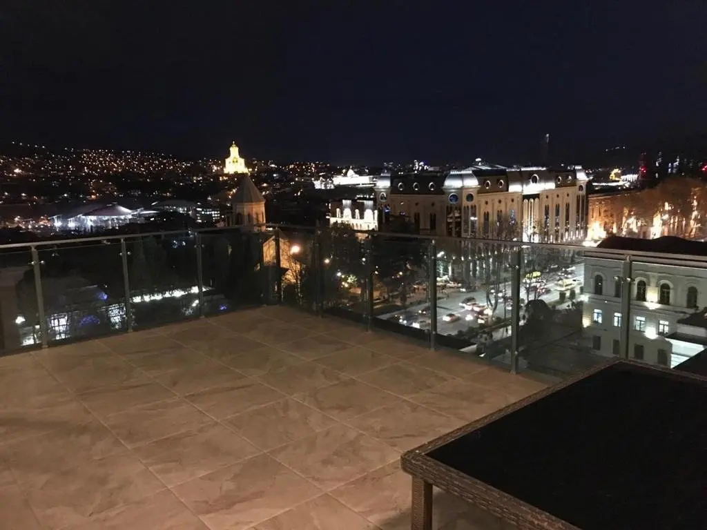Тбилиси: Lesya Apartment with Terrace