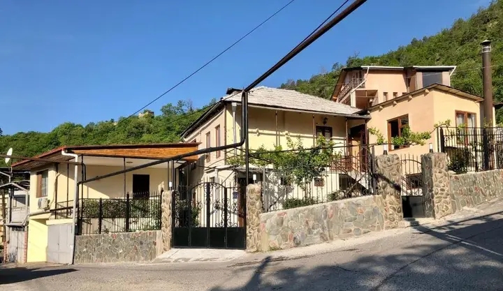 Боржоми: Luxury Apartment at Pirosmani 22 in central Borjomi