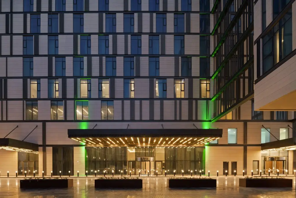Дубай: Holiday Inn Dubai Al-Maktoum Airport an IHG Hotel