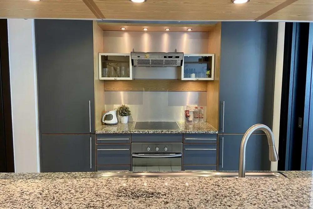 Дубай: Spacious 1-bedroom Apartment in Dubai Marina