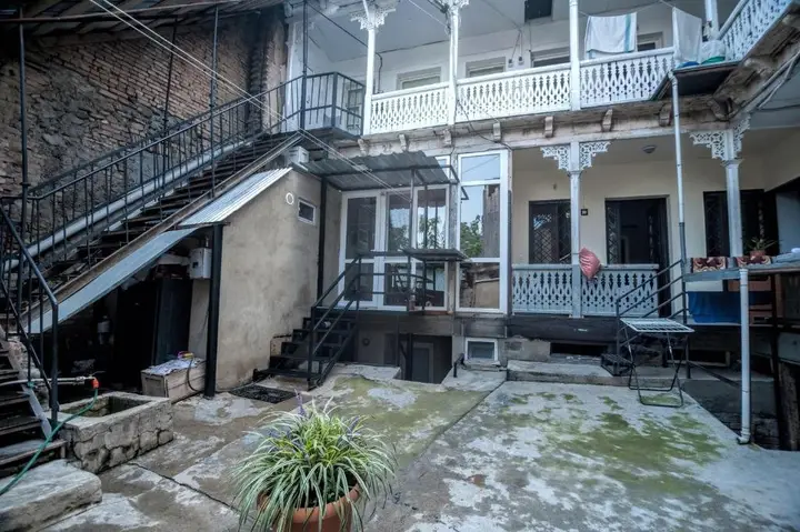 Тбилиси: White Apartment Old Tbilisi