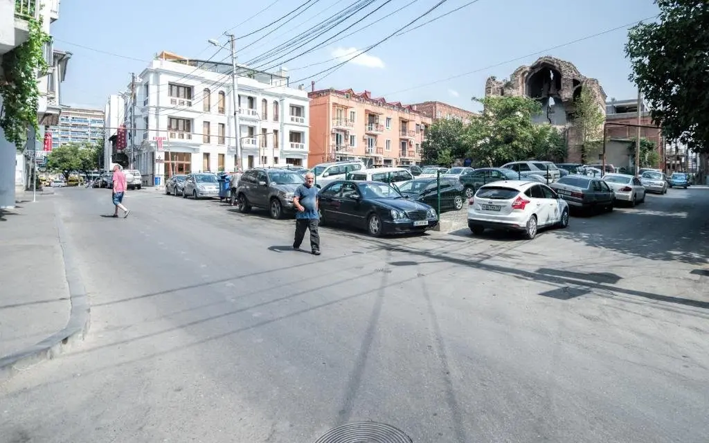 Тбилиси: White Apartment Old Tbilisi