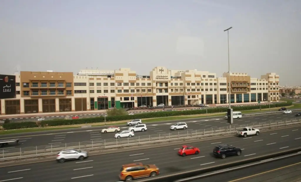 Дубай: Metropolitan Hotel Dubai
