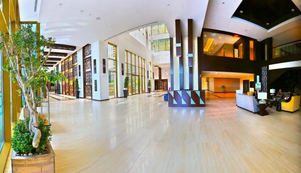 Дубай: Metropolitan Hotel Dubai