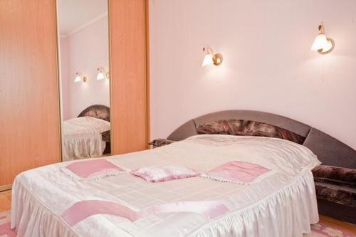 Минск: Historical Center Apartment on Kommunisticheskaya 10