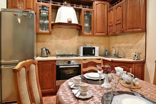 Минск: Aparton Kolasa 8