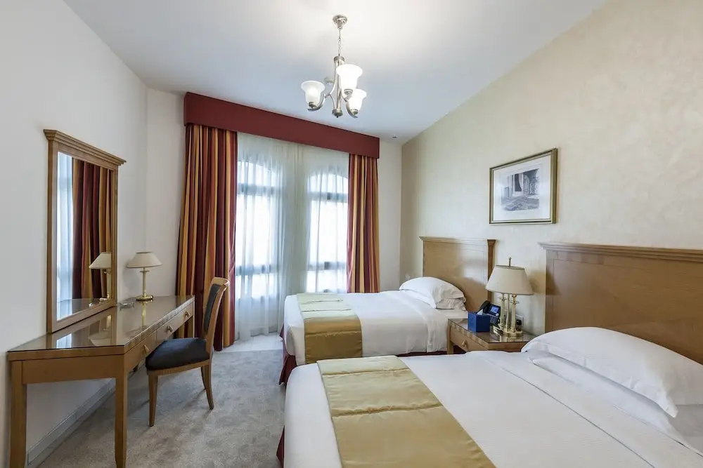 Дубай: Roda Al Murooj Residences