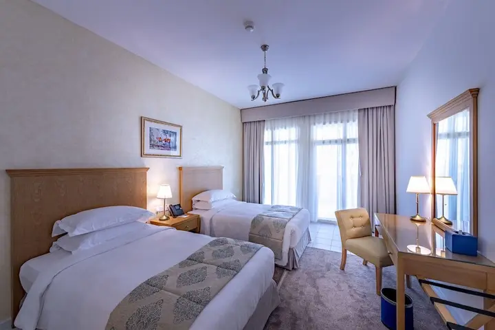 Дубай: Roda Al Murooj Residences