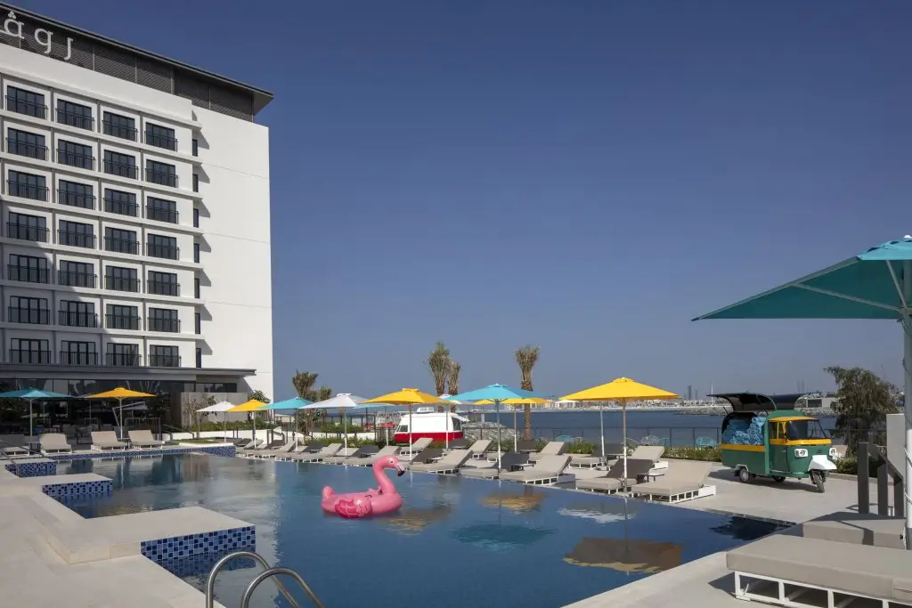 Дубай: Отель Rove La Mer Beach