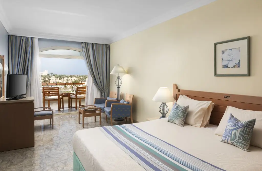 Хургада: Royal Lagoons Resort & Aqua Park Families and Couples ONLY