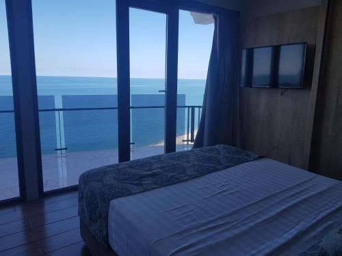 Батуми: ASHTAL beach HOTEL 17\09