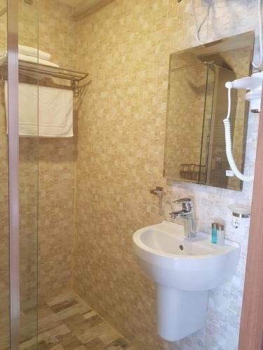 Батуми: ASHTAL beach HOTEL 17\01
