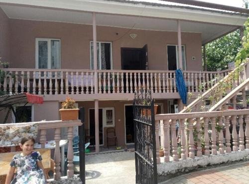 Кобулети: 2 Floor Guesthouse On Chavchavadze 40