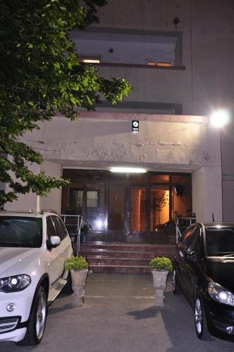 Баку: 2 otağlı yaxşı təmirli mənzil günlük icarə verilir