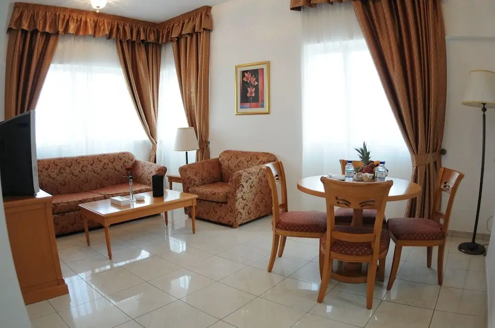 Абу-Даби: Royal Regency Hotel Apartments