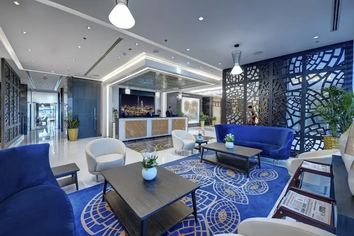 Дубай: Royal Continental Suites