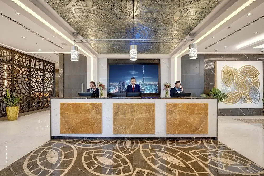 Дубай: Royal Continental Suites