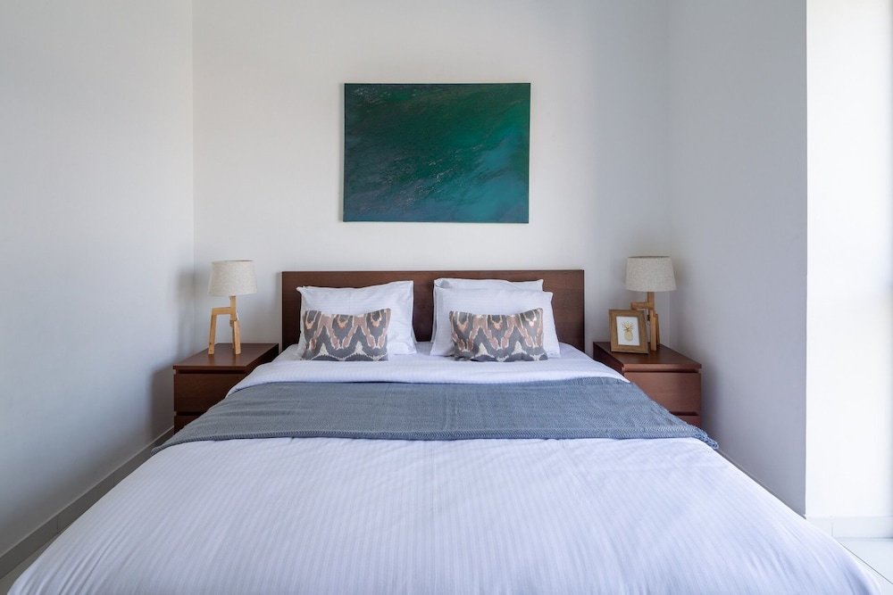Gorgeous and Spacious 3BR With Full Marina Views! — фото 1