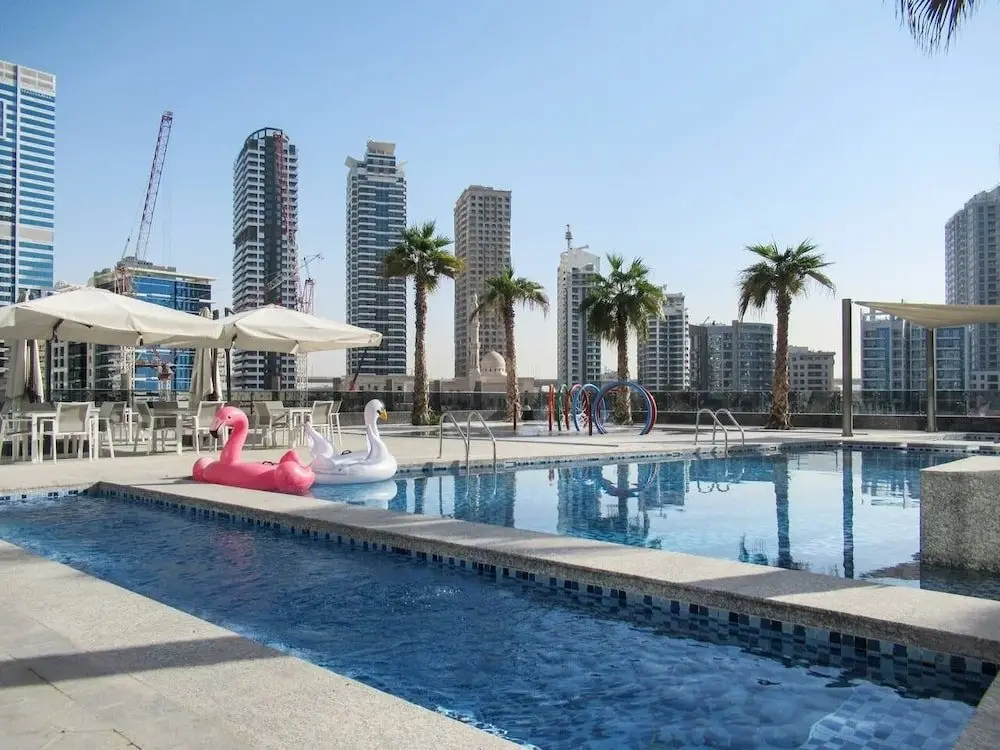 Дубай: Ornate 1BR w/ Breathtaking Marina Views!