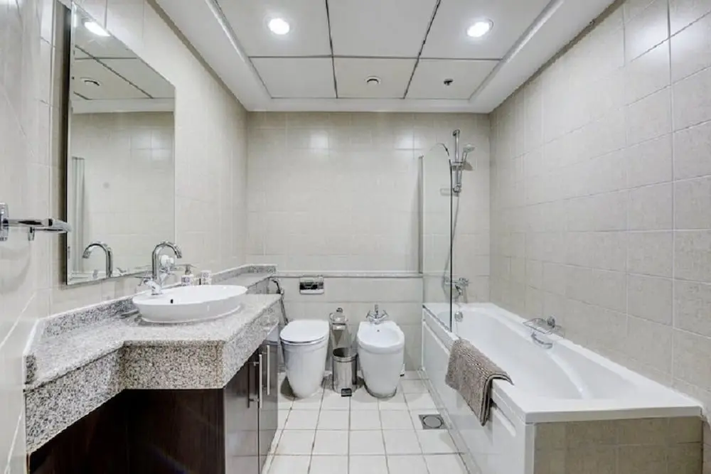 Дубай: 1- bed Dubai Marina Apartment in Prime Location