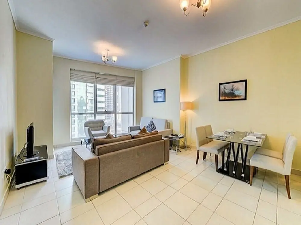 Дубай: 1- bed Dubai Marina Apartment in Prime Location