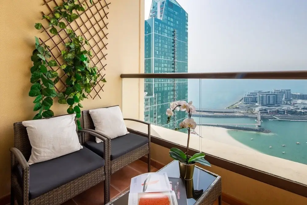 Дубай: Sea View! Spacious 2BR in JBR + Pool & gym