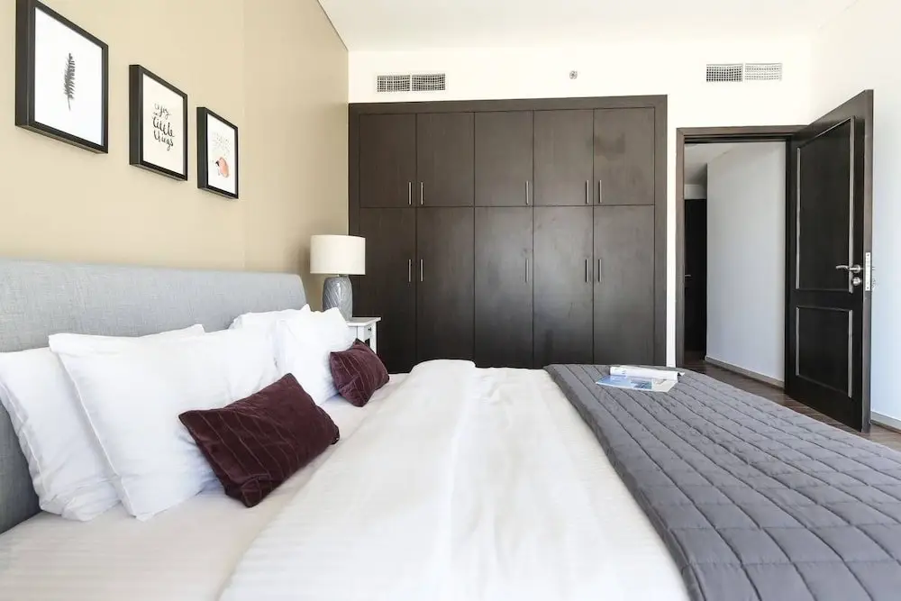 Дубай: Breathtaking Beach Views in This 2BR in Marina!