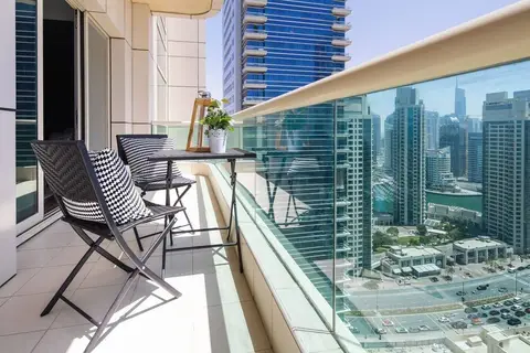 Breathtaking Beach Views in This 2BR in Marina! — фото 1