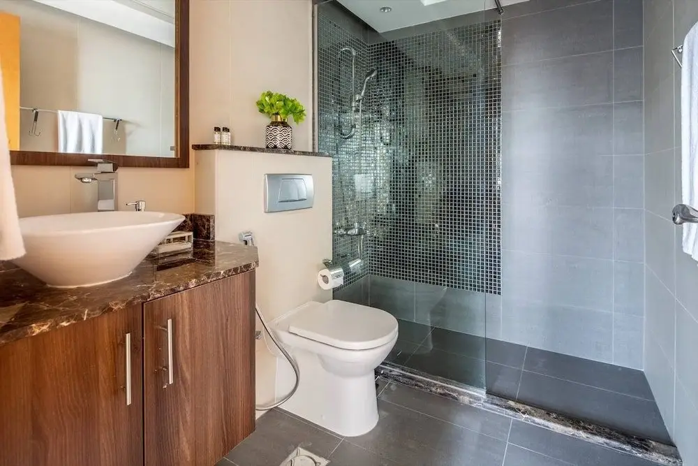 Дубай: Luxurious 2BR w/ Stunning Marina Views - Minutes From Dubai Metro & Tram!