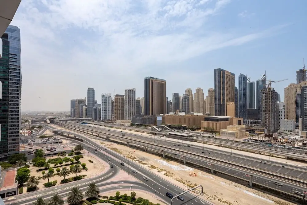 Дубай: Visually Unique 1BR Apartment in JLT - Sleeps 4!