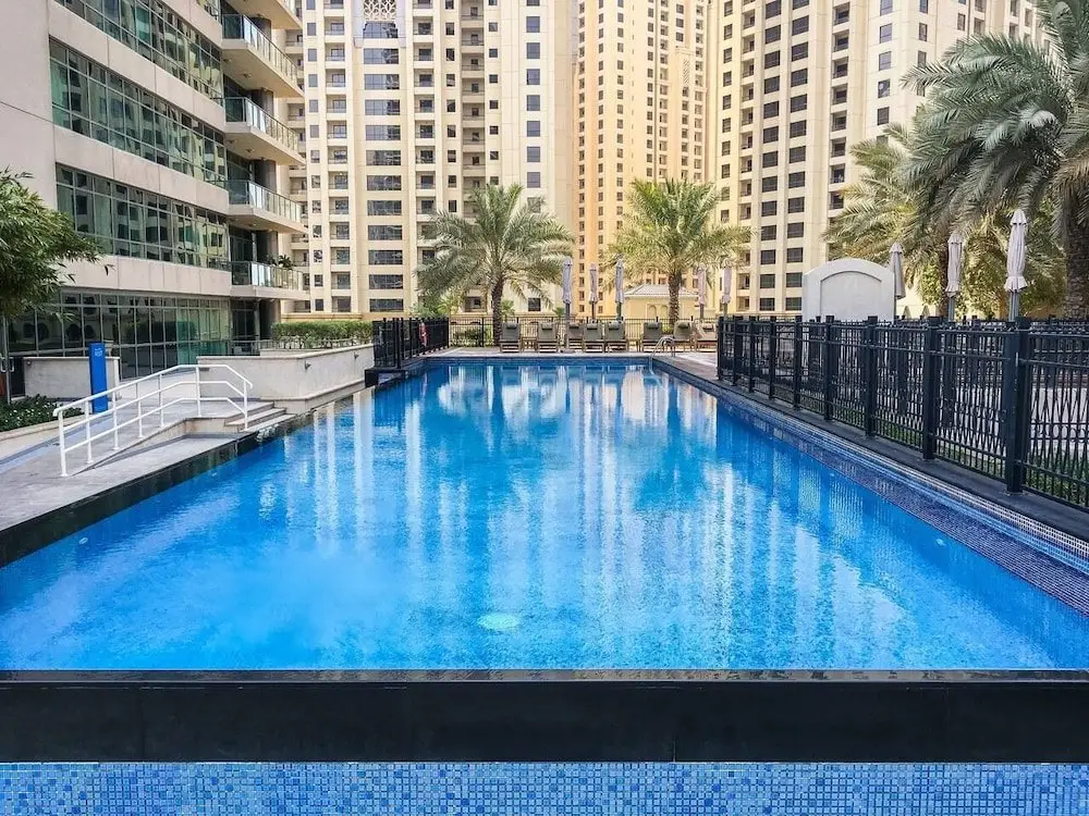 Дубай: Stylish + Bright 1BR With Dubai Marina Views!