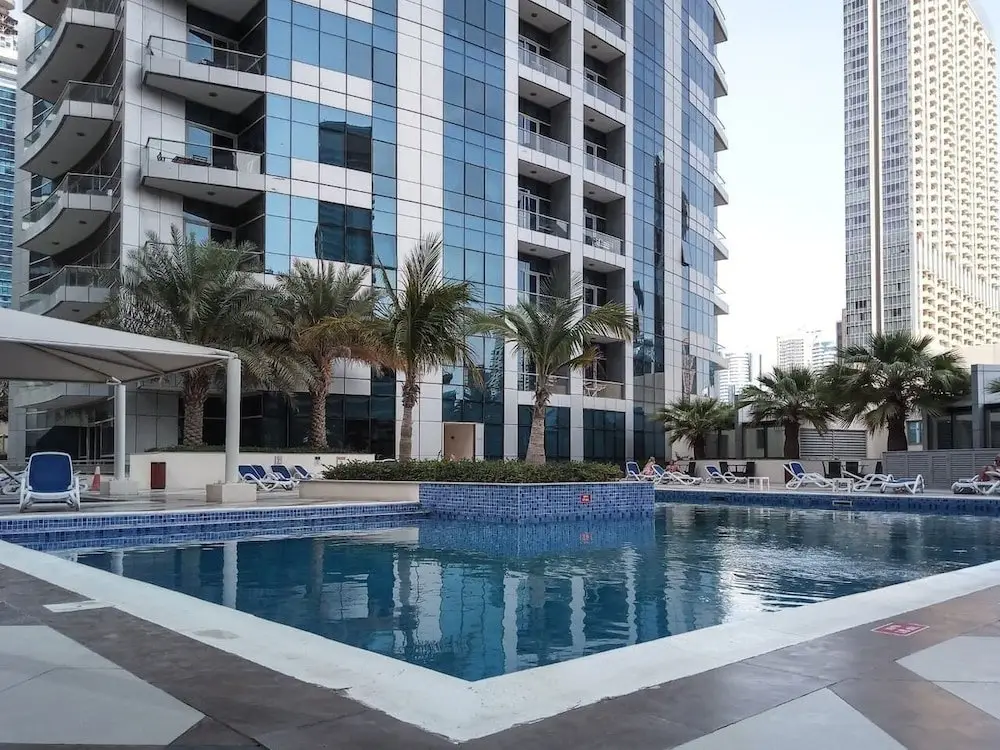 Дубай: Flashy & Vibrant 1BR Apartment in Dubai Marina!