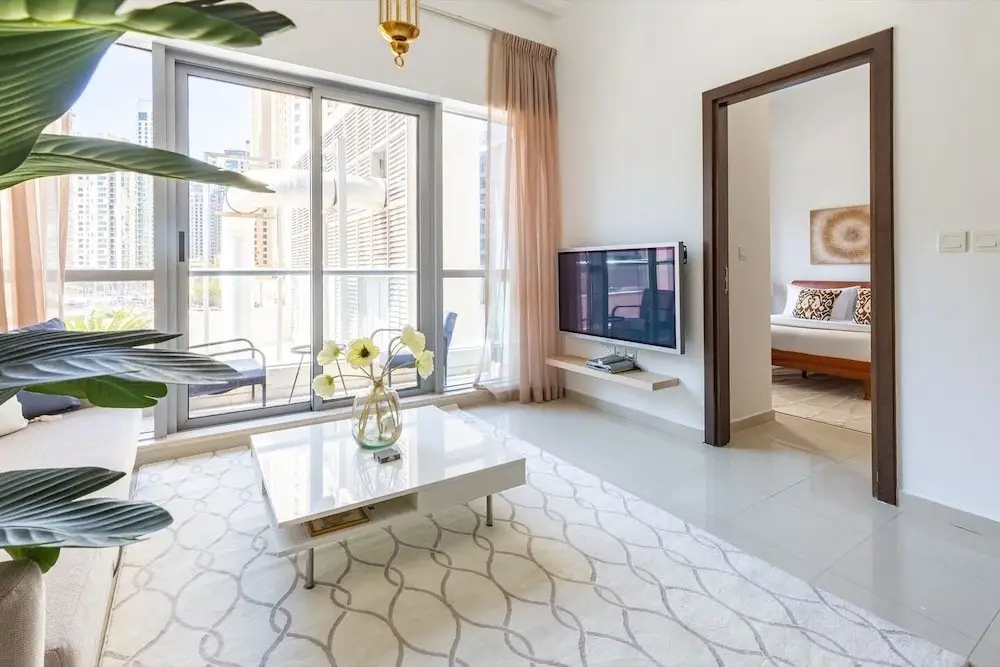 Дубай: Flashy & Vibrant 1BR Apartment in Dubai Marina!