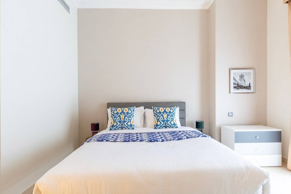 Дубай: Bright & Spacious 3BR With Study in Downtown - Sleeps 7!