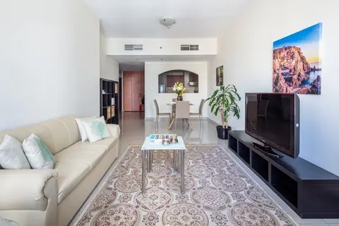 Remarkable & Upscale Living in This 1BR Apartment at JLT — фото 1