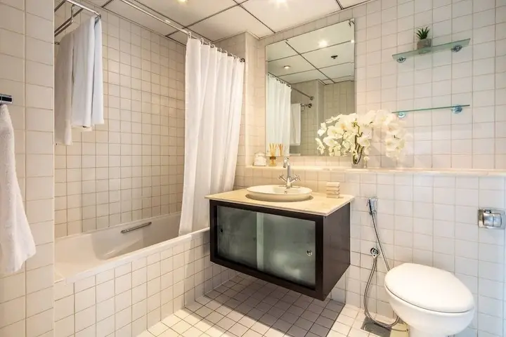 Дубай: Striking 1BR in Dubai Marina - Minutes From Beach