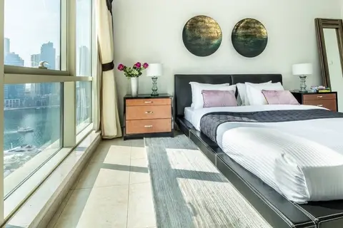 Striking 1BR in Dubai Marina - Minutes From Beach — фото 1