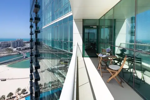 Astounding 3BR Apartment w/ Sea & Marina Views! — фото 1