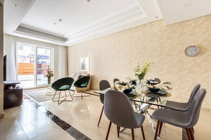 Дубай: Sleek & Sophisticated 2BR With Study Within Downtown Dubai!