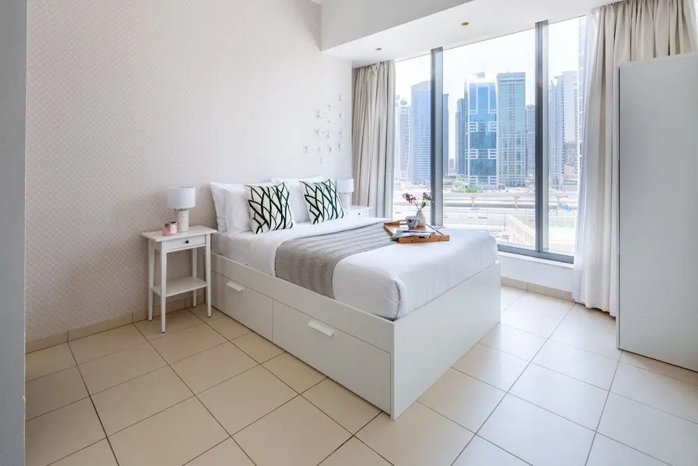 Дубай: Artistically Decorated 1BR Apartment In Marina