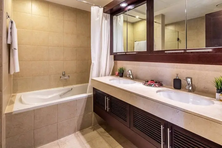 Дубай: Lavish 2BR With Picturesque Burj Khalifa Views!