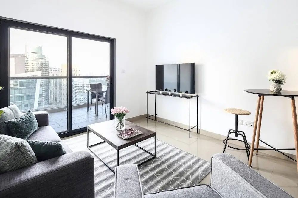Modern 1BR w/ Gorgeous Marina Views! Sleeps 4 — фото 1