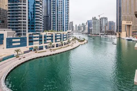 Unique & Stylish 1BR w/ Incomparable Marina Views! — фото 1