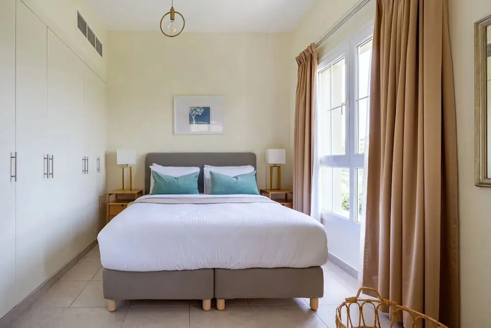 Дубай: Radiant & Lush 2BR Villa In The Springs 11 - Sleeps 6!