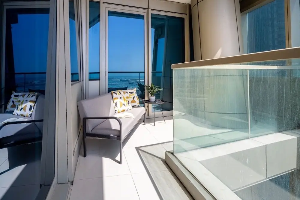 Дубай: Elegant and Functional 2BR in Marina - Sleeps 5!