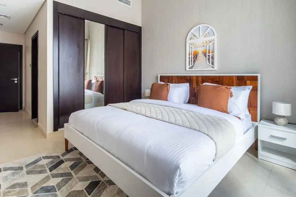 Modern Luxury Living in This 3BR Apt in Downtown Dubai — фото 1