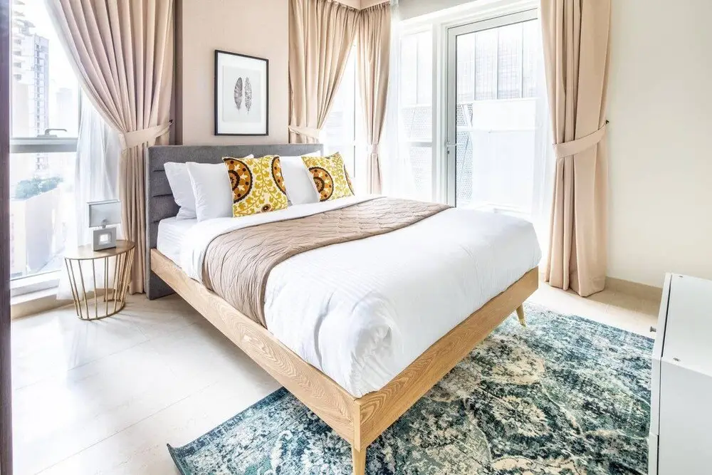 Дубай: Plush 3BR w/ Study in Prime District - Downtown Dubai!