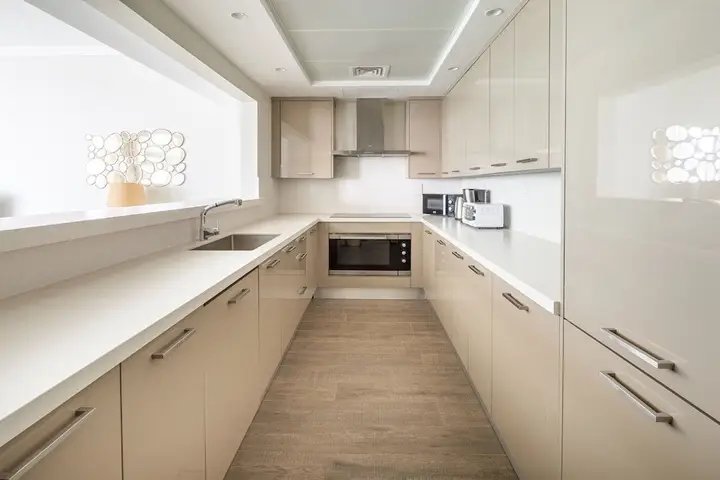 Дубай: Astonishing & Grand 3BR w/ Beach Views & 2 Balconies!